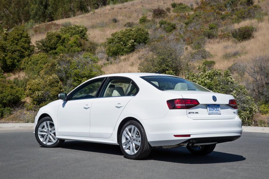  Volkswagen Jetta 2015 года  (US) (фото 47 из 62)